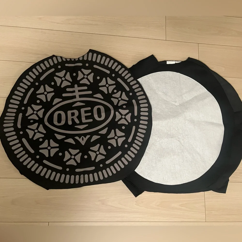 Couples Oreo Cookie Costume Set - Picture 2 of 2
